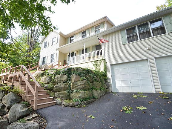 3rd image of 700 Avenue E