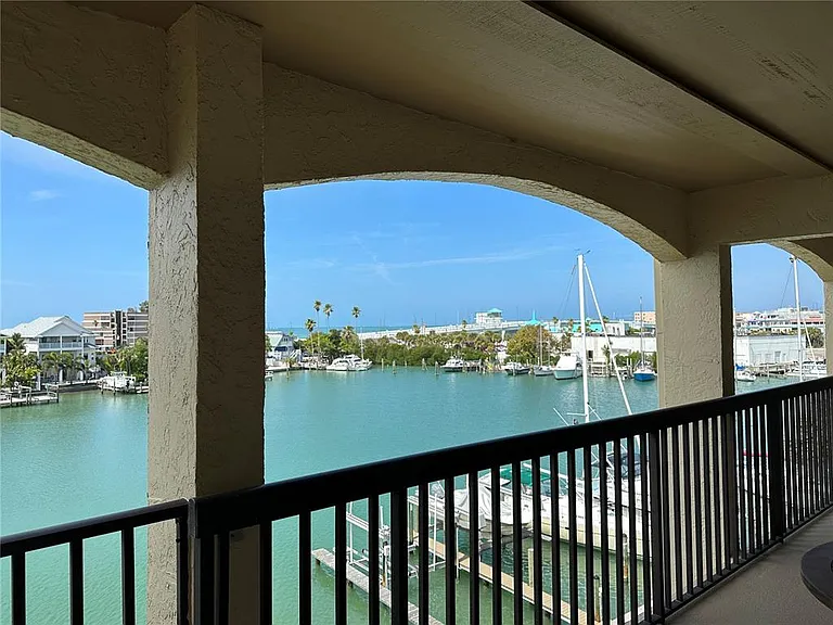 12500 Capri Cir N #401 — Photo 43