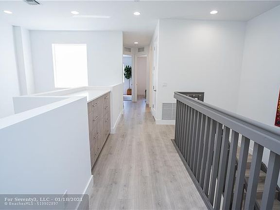 2nd image of 120 SE 7th Way #120