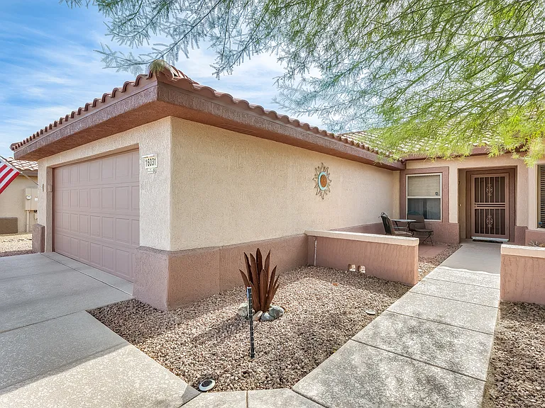 16031 W Copper Crest Ln — Photo 2