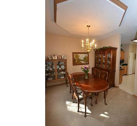 3rd image of 1402 Glenoak Dr