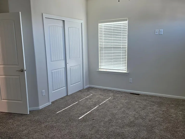 12603 Amesbury Ave — Photo 19