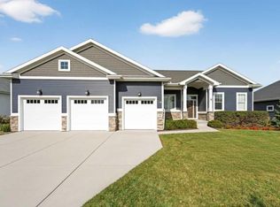 3017 Red Hawk Trl, Cottage Grove, WI 53527