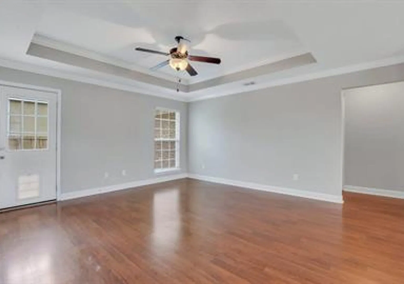 Spacious 4-bedroom/2 bath Brick home in Griffin Park! — Photo 4