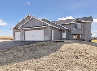 191 Wood Duck Ln, Baldwin, WI 54002