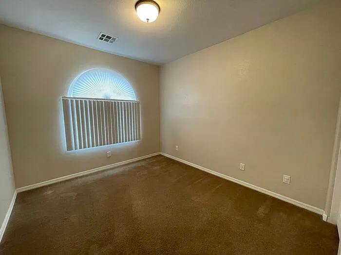 2928 Pitgaveny Ave — Photo 5