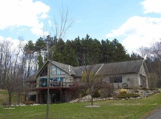 W6211 Oak Crest Dr, Norway, MI 49870