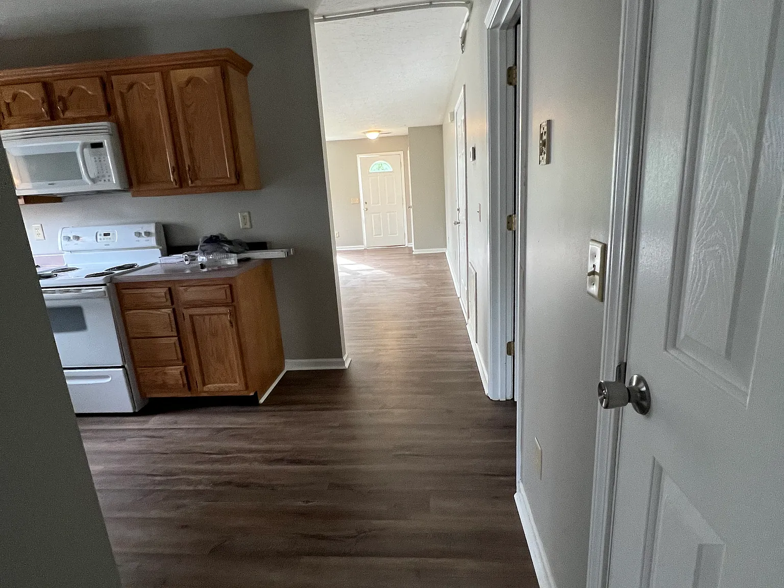 2 bed, 1200 sqft, $1,300 — Photo 3