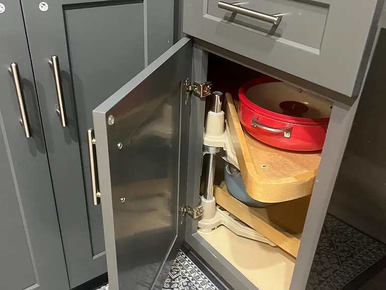 Cabinets with plenty storage and a pantry separate
