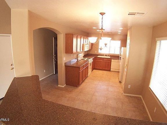 3rd image of 21001 N Leona Blvd