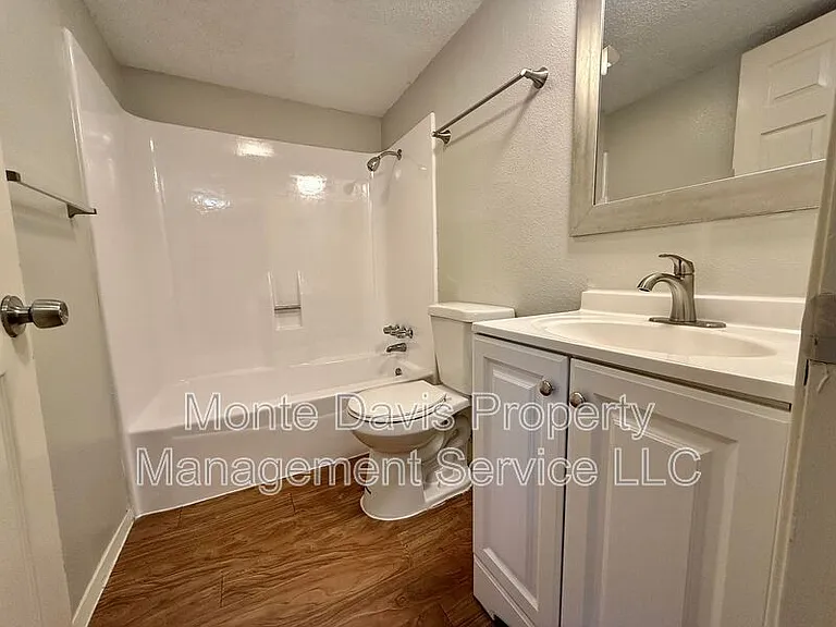 8909 Parkfield Dr #102 — Photo 9