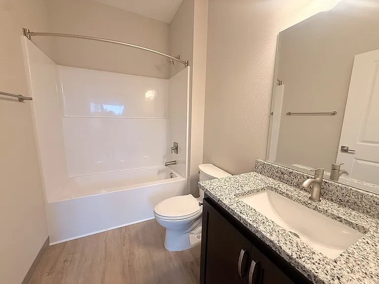 5534-5564 Skyline Rd S — Photo 157