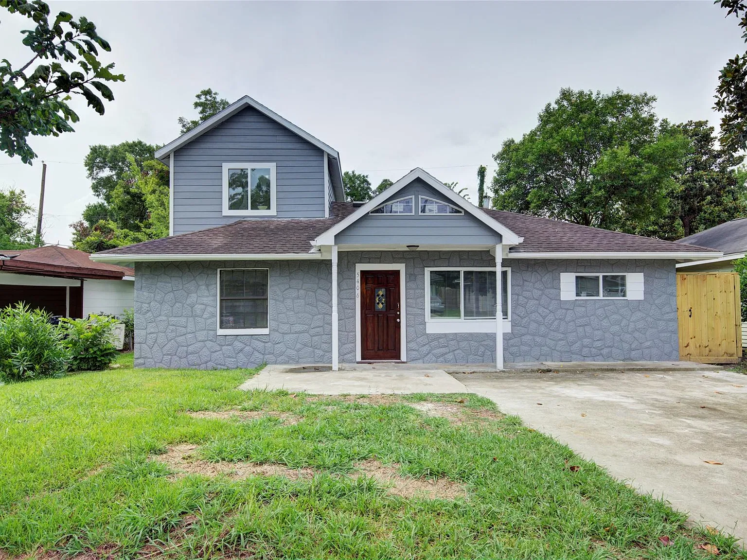3 bed, 2.0 bath, 1994 sqft, $1,900 — Photo 2