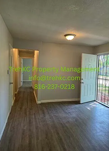 11206 Corrington Ave — Photo 13