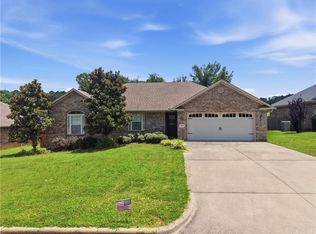 3958 Hemlock Ln, Russellville, AR 72802