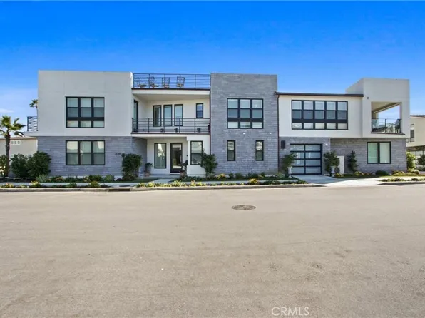 208 Ocean Pl, Seal Beach, CA 90740