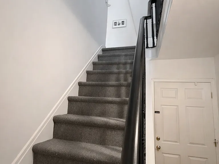 Maple St — Photo 8