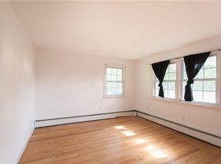 14 Ash St #B, Portsmouth, RI 02871