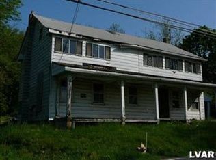 2083 Oakhurst Dr, Center Valley, PA 18034