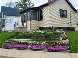 702 S 14th St, Manitowoc, WI 54220