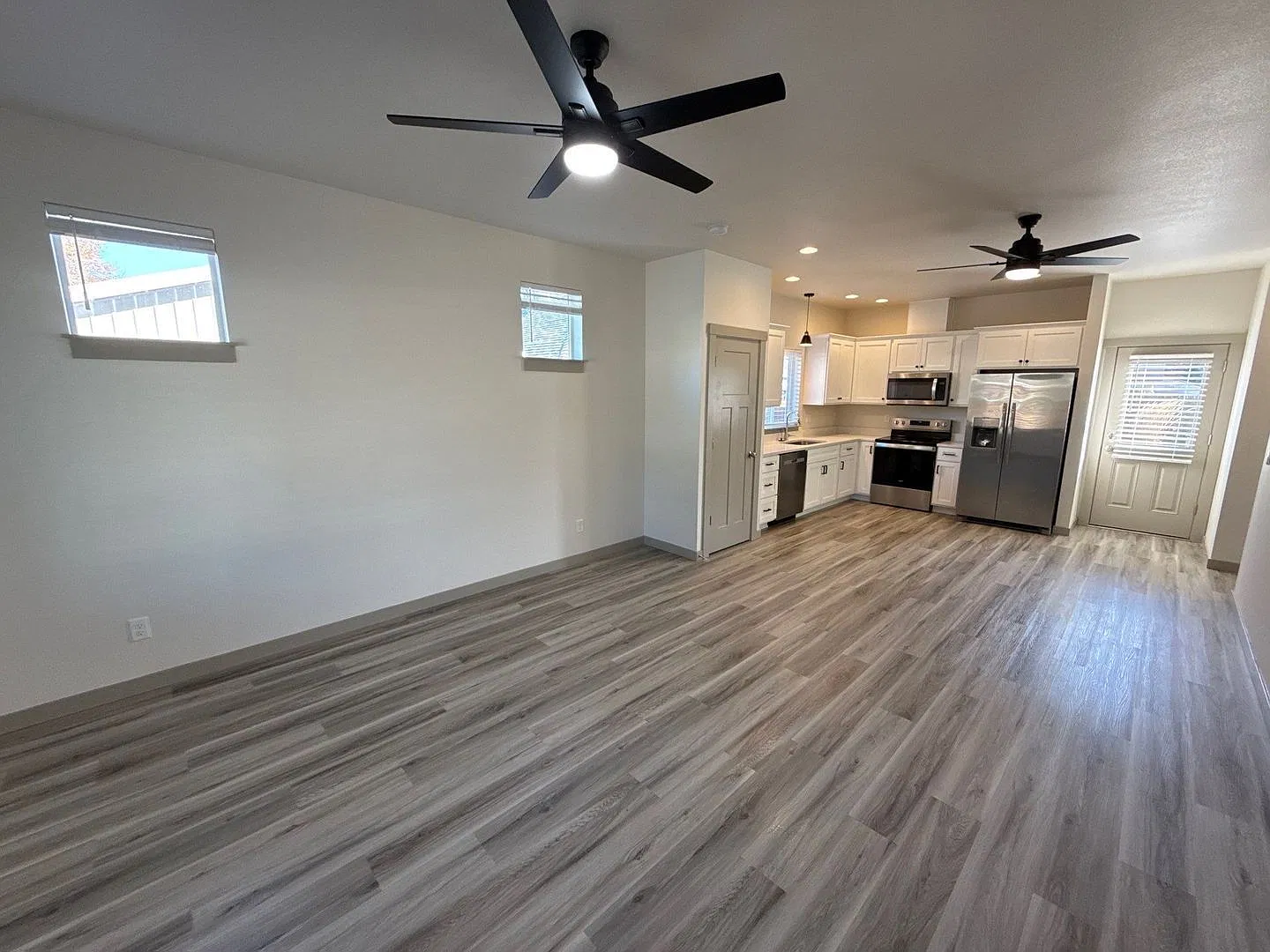 3 bed, 2.5 bath, 1199 sqft, $2,395 — Photo 2