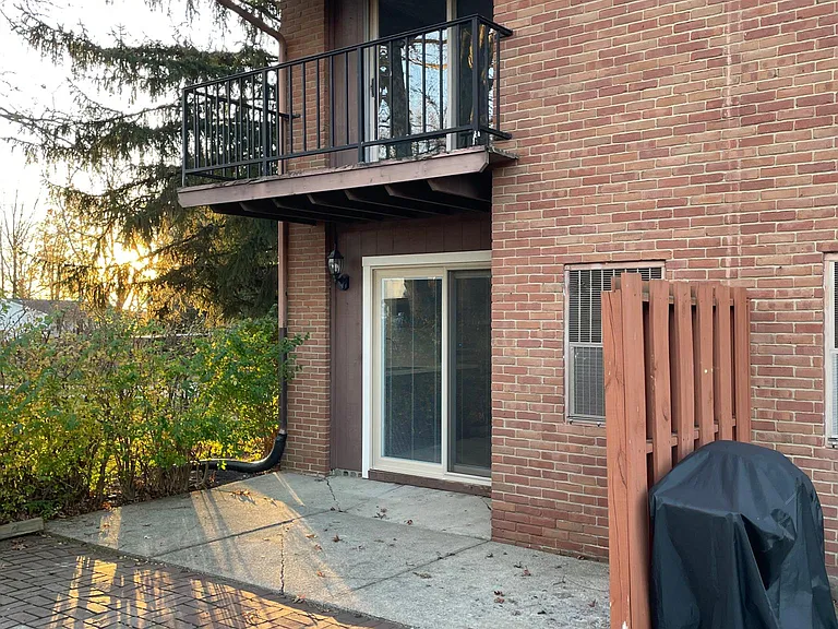 737 Lakeview Dr — Photo 7