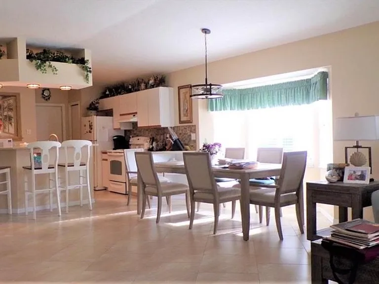 839 W Sunbird Path — Photo 3