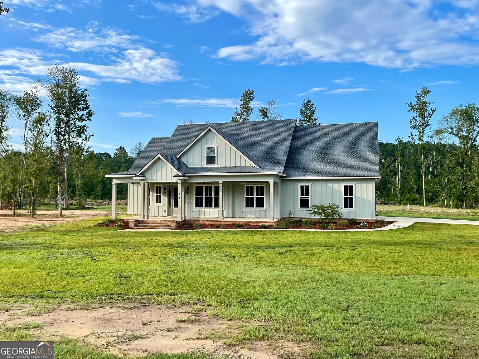 4 bed, 3.0 bath, 2832 sqft, $3,500 — Photo 3