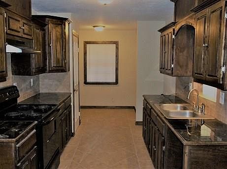 3rd image of 1605 Parkhaven St