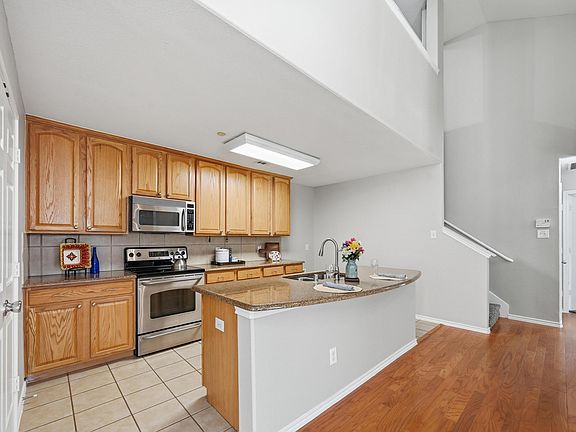 3rd image of 9842 Wake Bridge Dr