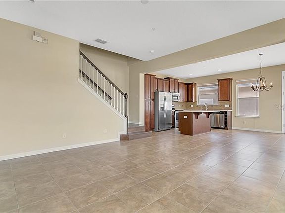 5th image of 8604 Dufferin Ln