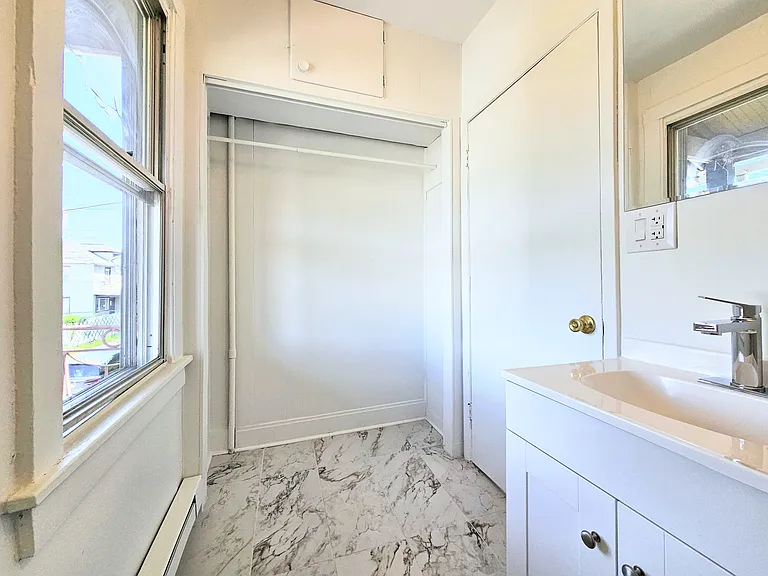 29 Drummond St #2 — Photo 11