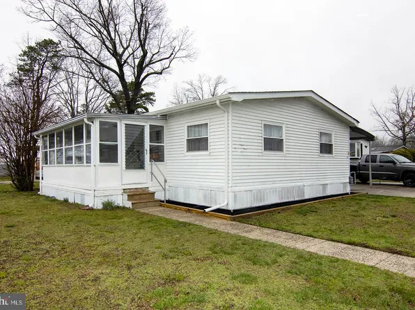 153 Country Ln, Buena, NJ 08310