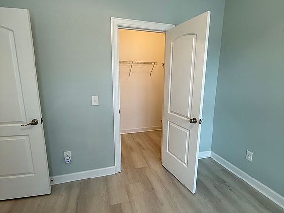 4th image of 1116 E Cavaletti Cir