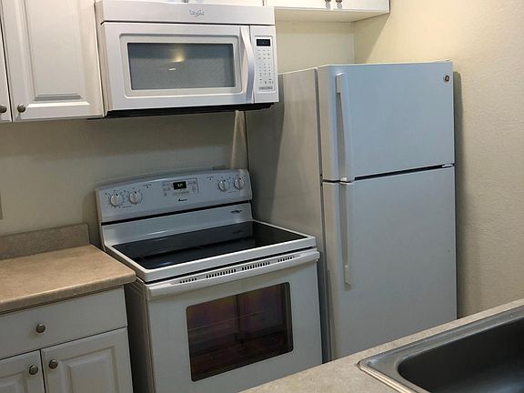 5th image of 4254 7th Ave NE APT 106