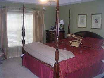 4th image of 122 Glen Oaks Dr