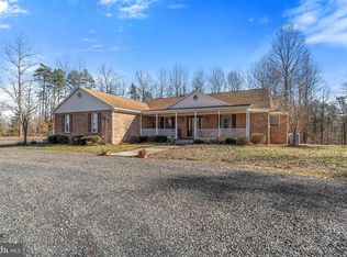 16 Hackleys Mill Rd, Amissville, VA 20106