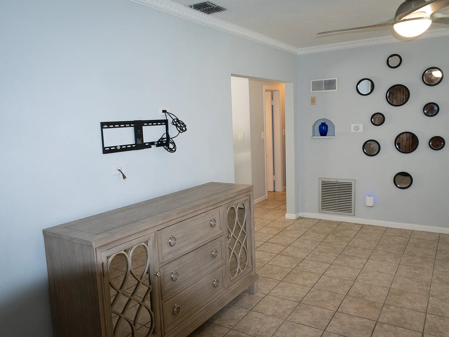 2 bed, 946 sqft, $2,300 — Photo 4