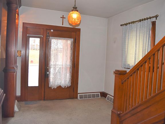 2nd image of 916 Covington Ave