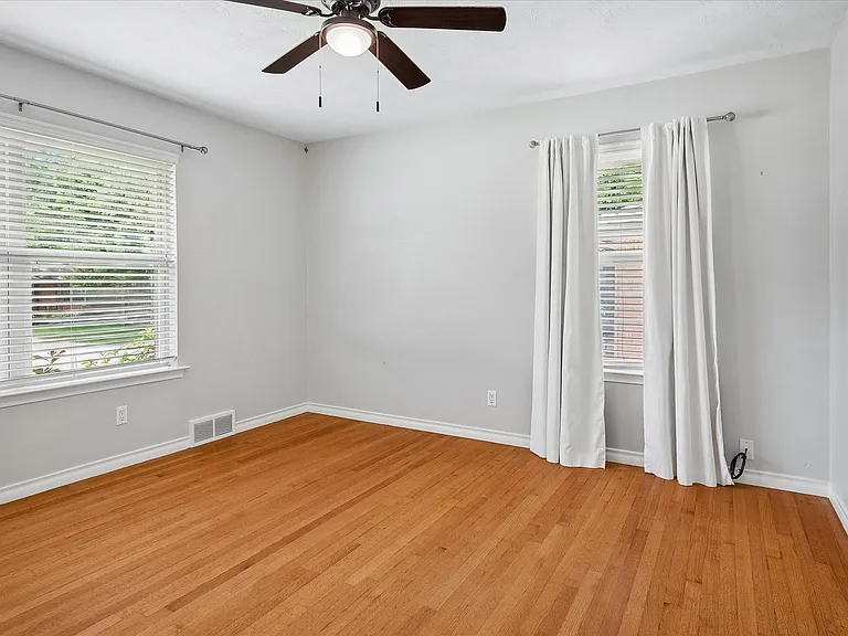10626 Longmeadow Dr — Photo 11