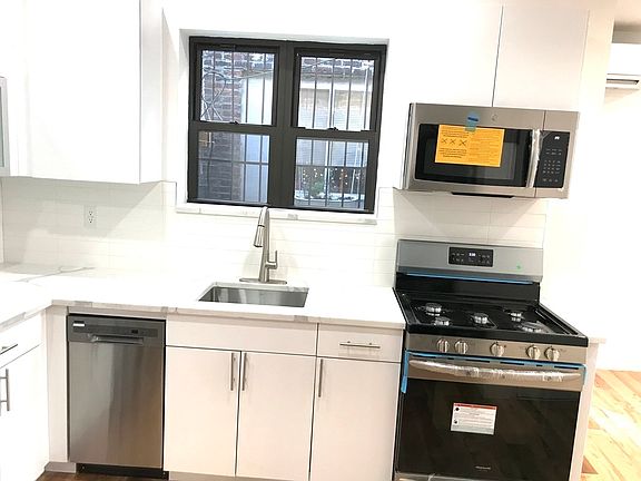 3rd image of 500 Marion St #2