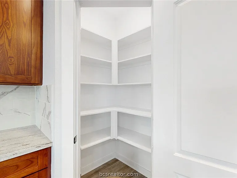 2109 Jax Dr — Photo 5
