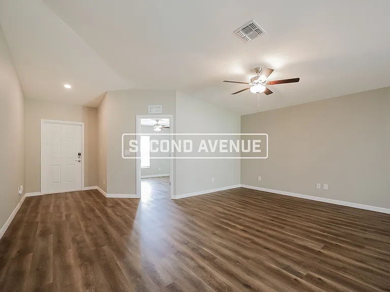 2105 NW 22nd Ave — Photo 7