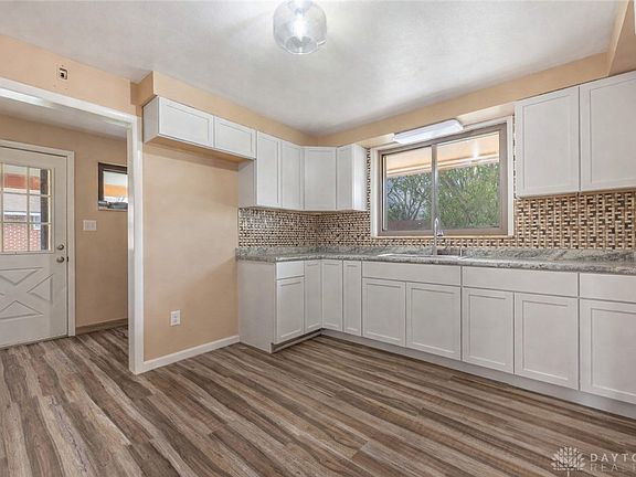 3rd image of 816 Burman Ave