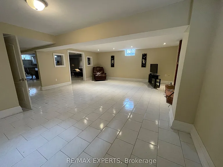 145 Columbus Ave #BASEMENT — Photo 4