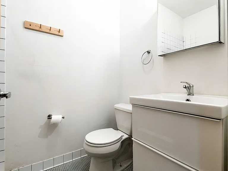 455 Rogers Ave #A — Photo 6