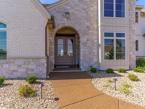 5th image of 2897 Lake Dr