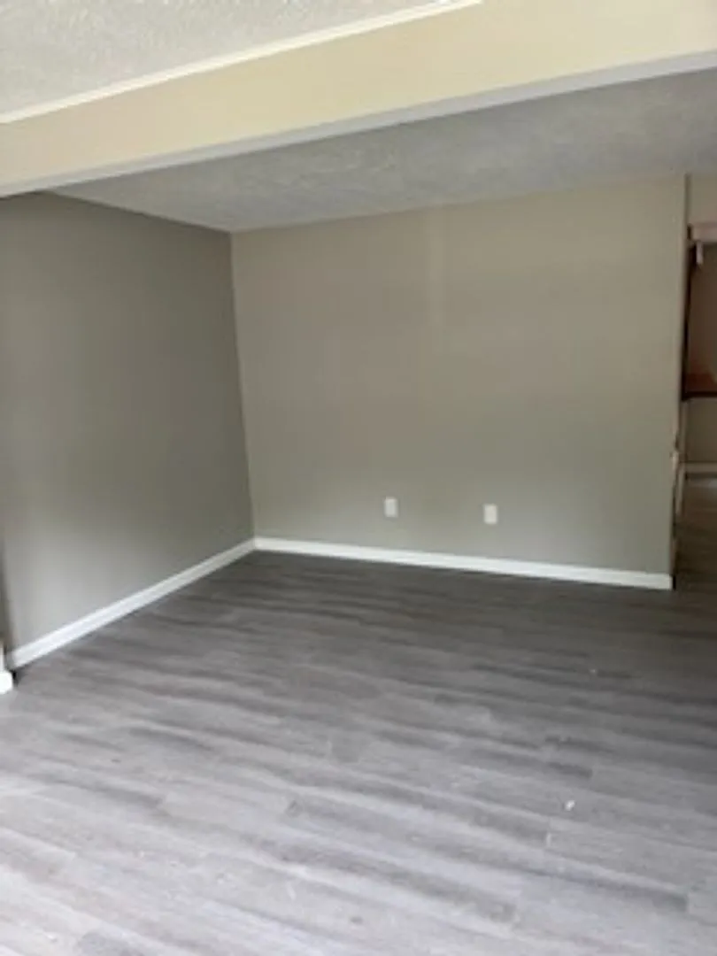 3422 Belfry LN — Photo 4