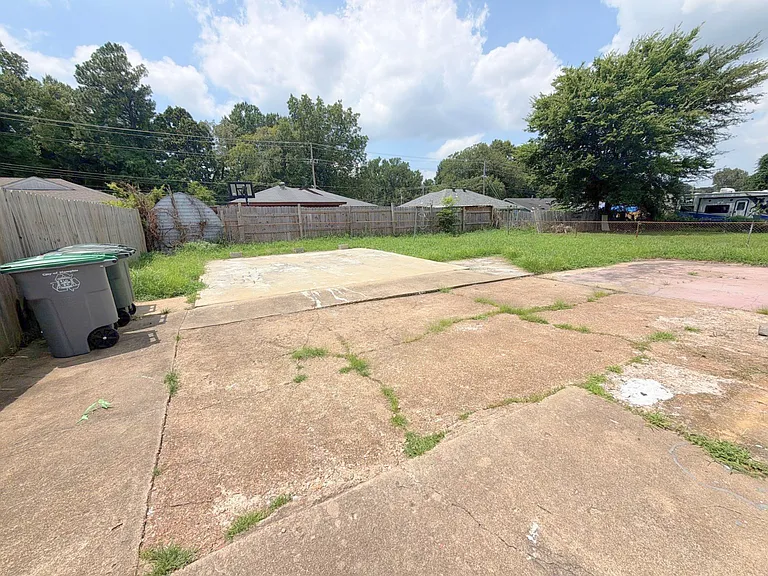 4767 Bradford Dr — Photo 25