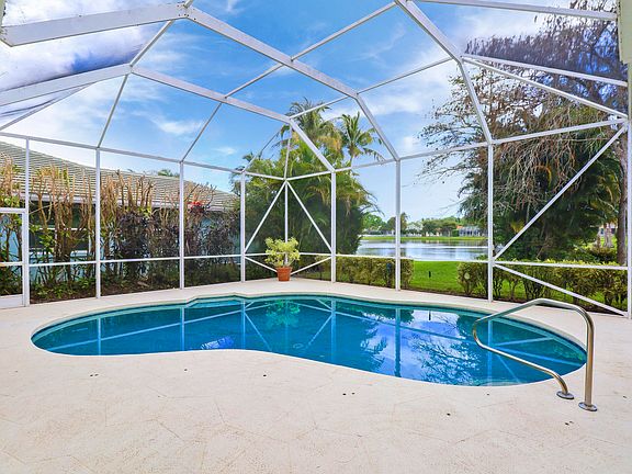 2nd image of 6864 Cypress Cove Circle
